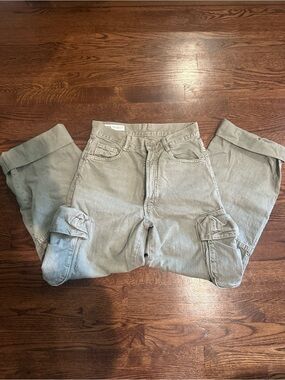 Zara Cargo Pants in Light Olive - Classic Utility Style